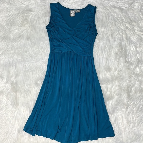 Anthropologie Girls From Savoy Elementary Jersey
Knit dress Size Small - Picture 2 of 6